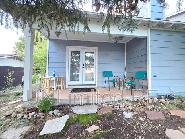 Building Photo - 3565 N Manor Rd