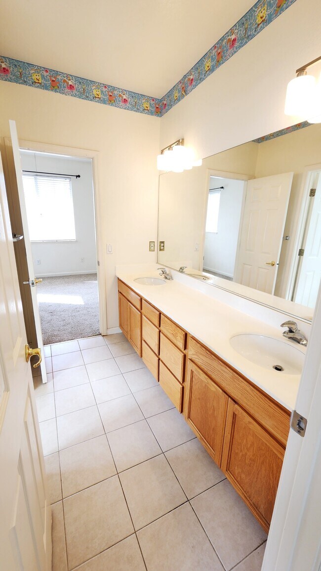 Building Photo - 1083 Somersby Way