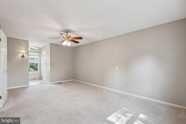 Building Photo - 5413 Tree Line Dr