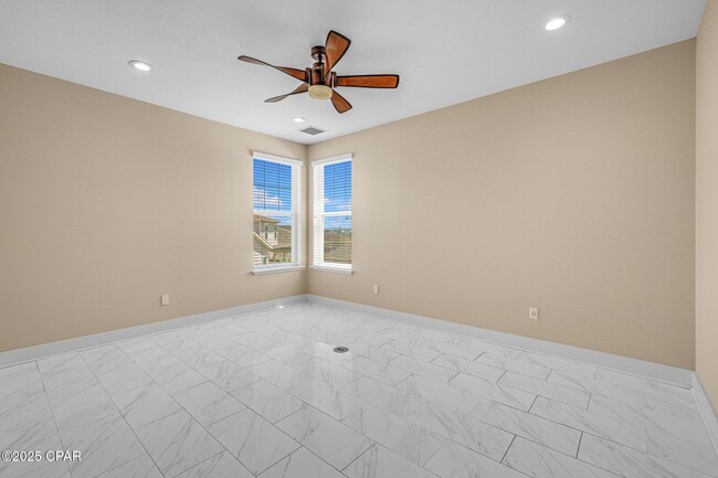 Building Photo - 3216 Veranda Ave