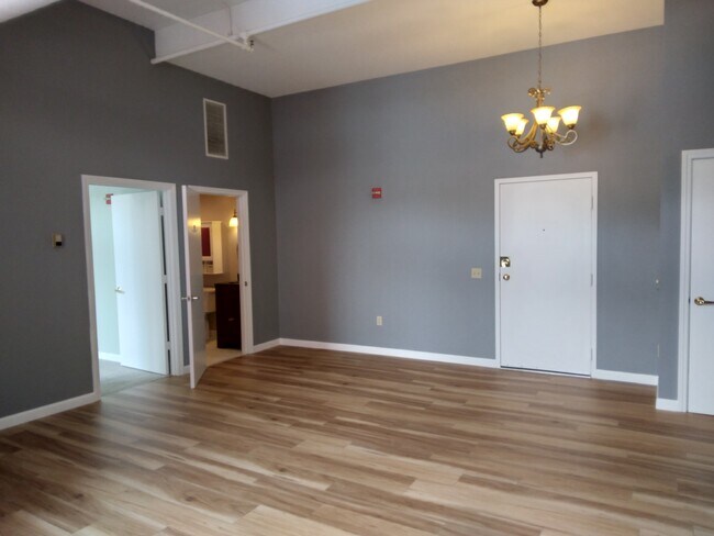 Building Photo - 15 Mount St Mary's Way