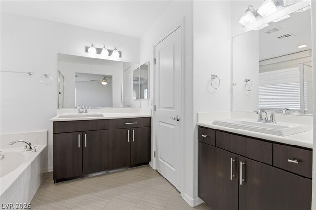 Building Photo - 3626 Via Casentino