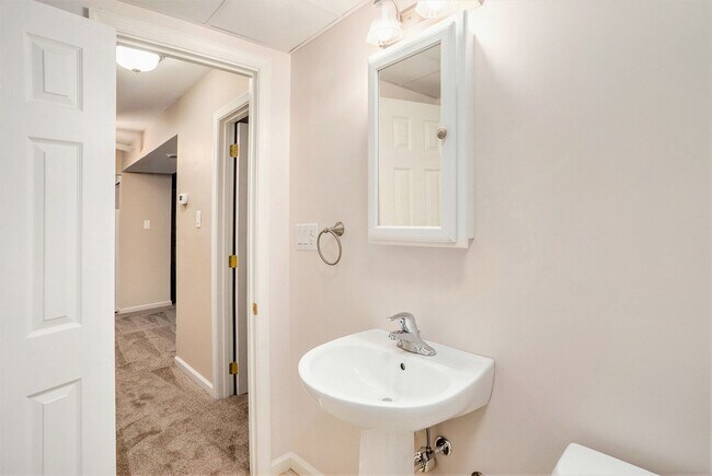 Building Photo - Almont Terrace Apartments