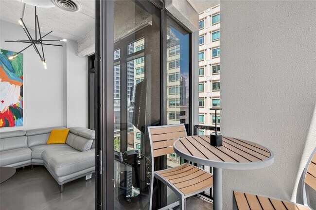 Building Photo - 175 2nd St S