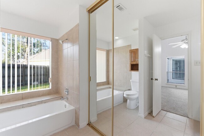 Building Photo - 506 Willow Wisp Cir