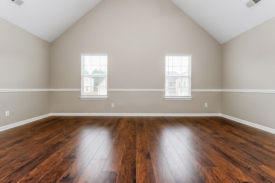 Building Photo - 6432 E Meyer Dr