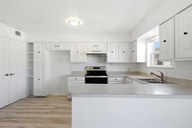 Building Photo - 5810 Marina Dr