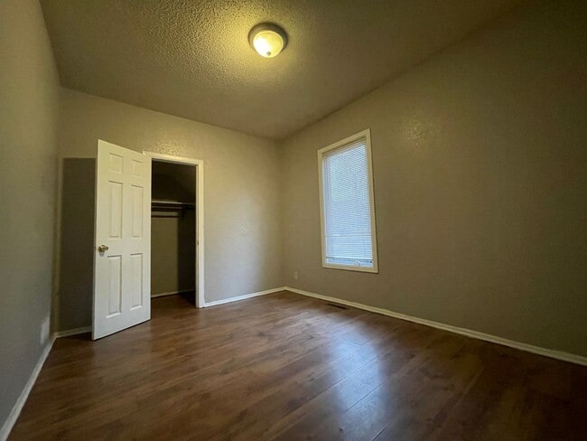 Building Photo - 726 Morgan Avenue North