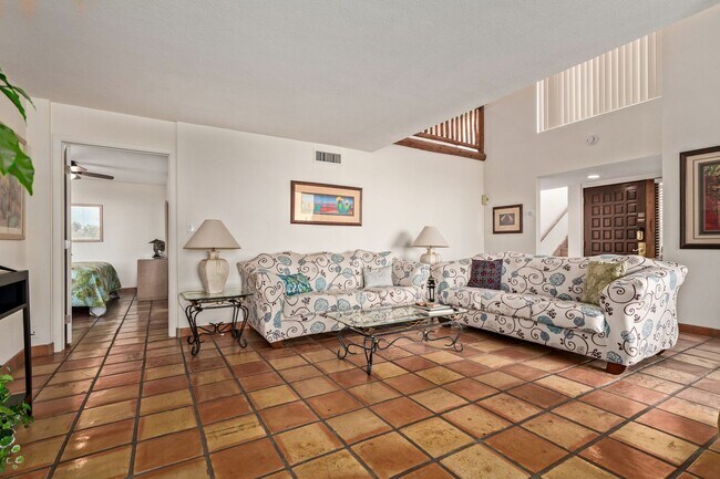 Building Photo - RESORT Style FULLY-FURNISHED Condo in Paradise Valley - 4 bedroom / 2.5 bath