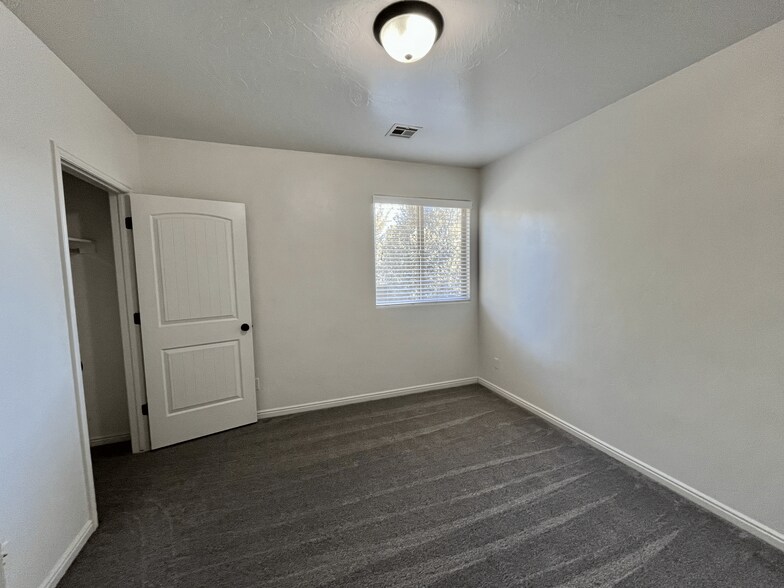 Building Photo - 1467 Clinton Way