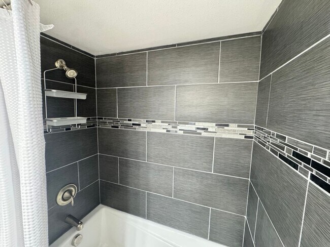 Building Photo - Jasmines Q