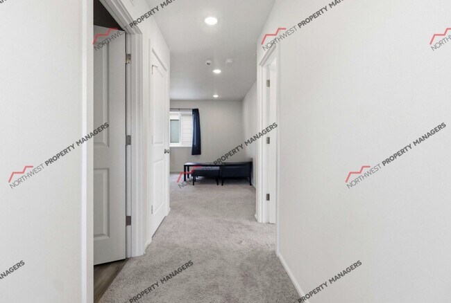 Building Photo - 1425 Salzer Crk Dr