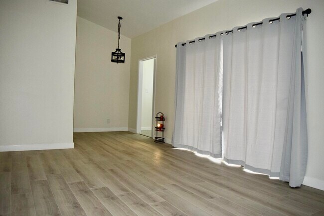 Building Photo - 81840 Ave Del Mar