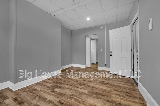 Building Photo - 339 E 25th St