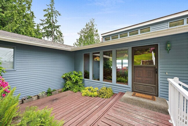 Building Photo - 153 Maple Ln NW