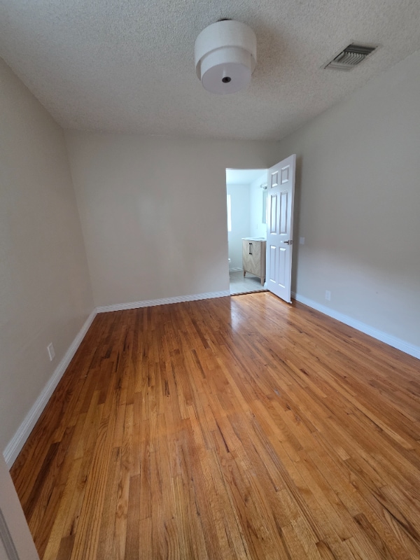 Building Photo - 470 Mercury Ln