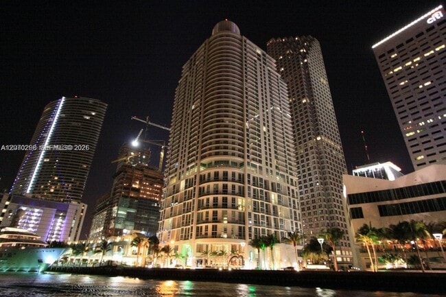 Building Photo - 300 S Biscayne Blvd