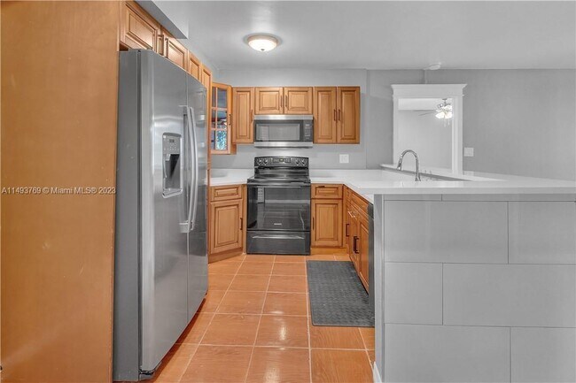 Building Photo - 921 Lyons Rd