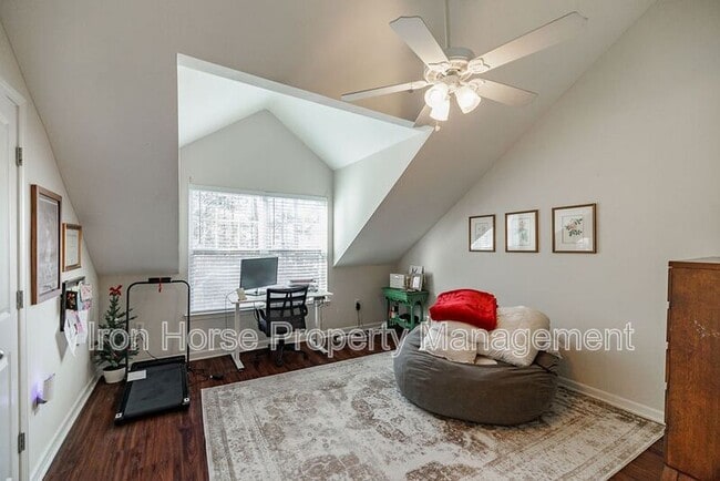 Building Photo - 1035 Barnett Shoals Rd