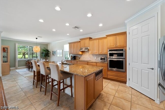 Building Photo - 6140 Victory Dr