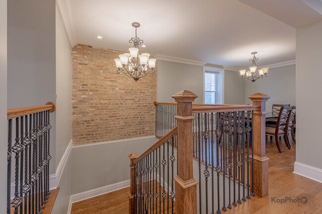 Building Photo - 3639 N Troy St