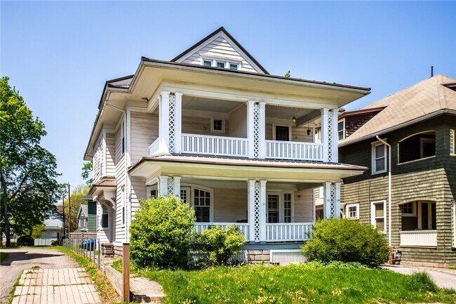 Primary Photo - 105 Laburnam Crescent
