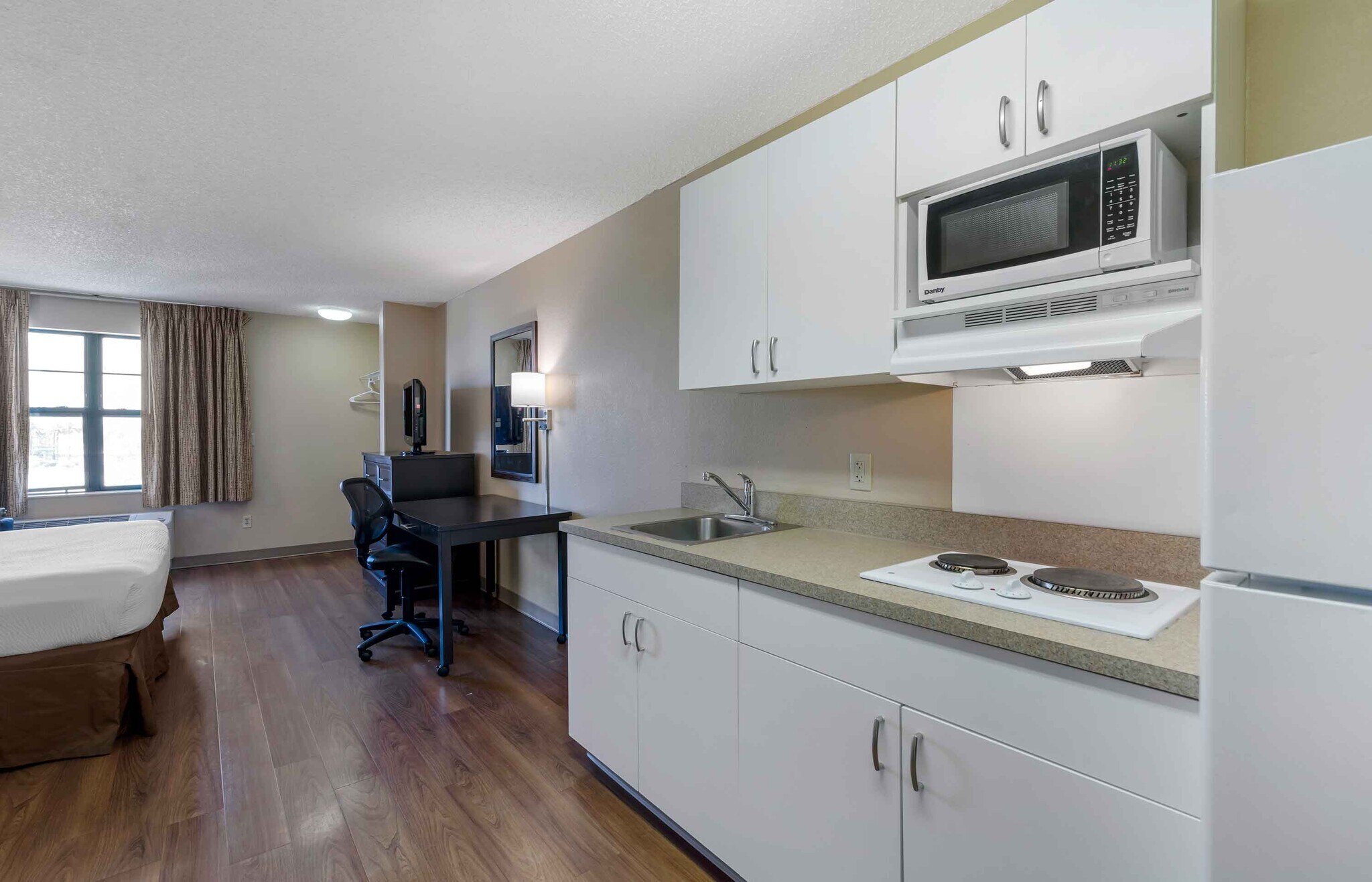 Building Photo - Furnished Studio-Orange County - Katella Ave.