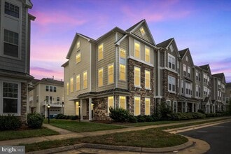 Building Photo - 42406 Benfold Square