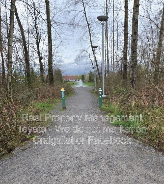 Building Photo - 2824 Valencia St