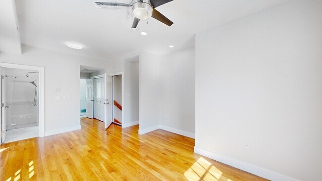 Building Photo - 48 Rockwell St