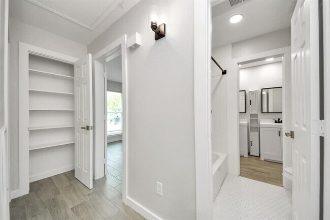Building Photo - 13506 Cologne Dr
