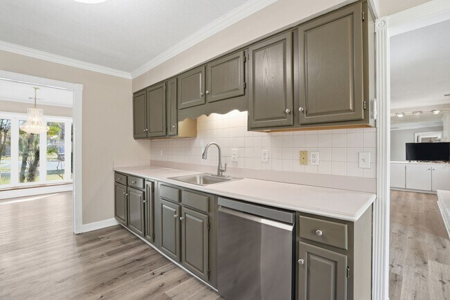 Building Photo - Mayfair Home For Lease with Backyard Oasis!