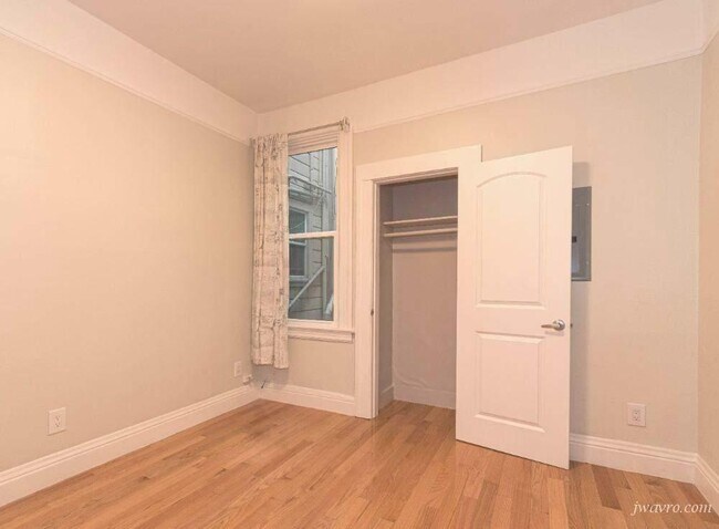 Building Photo - 2268 Bryant St