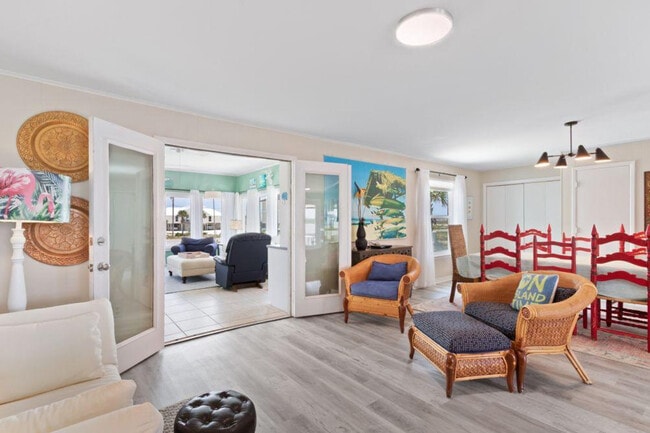 Building Photo - 2928 W Beach Blvd