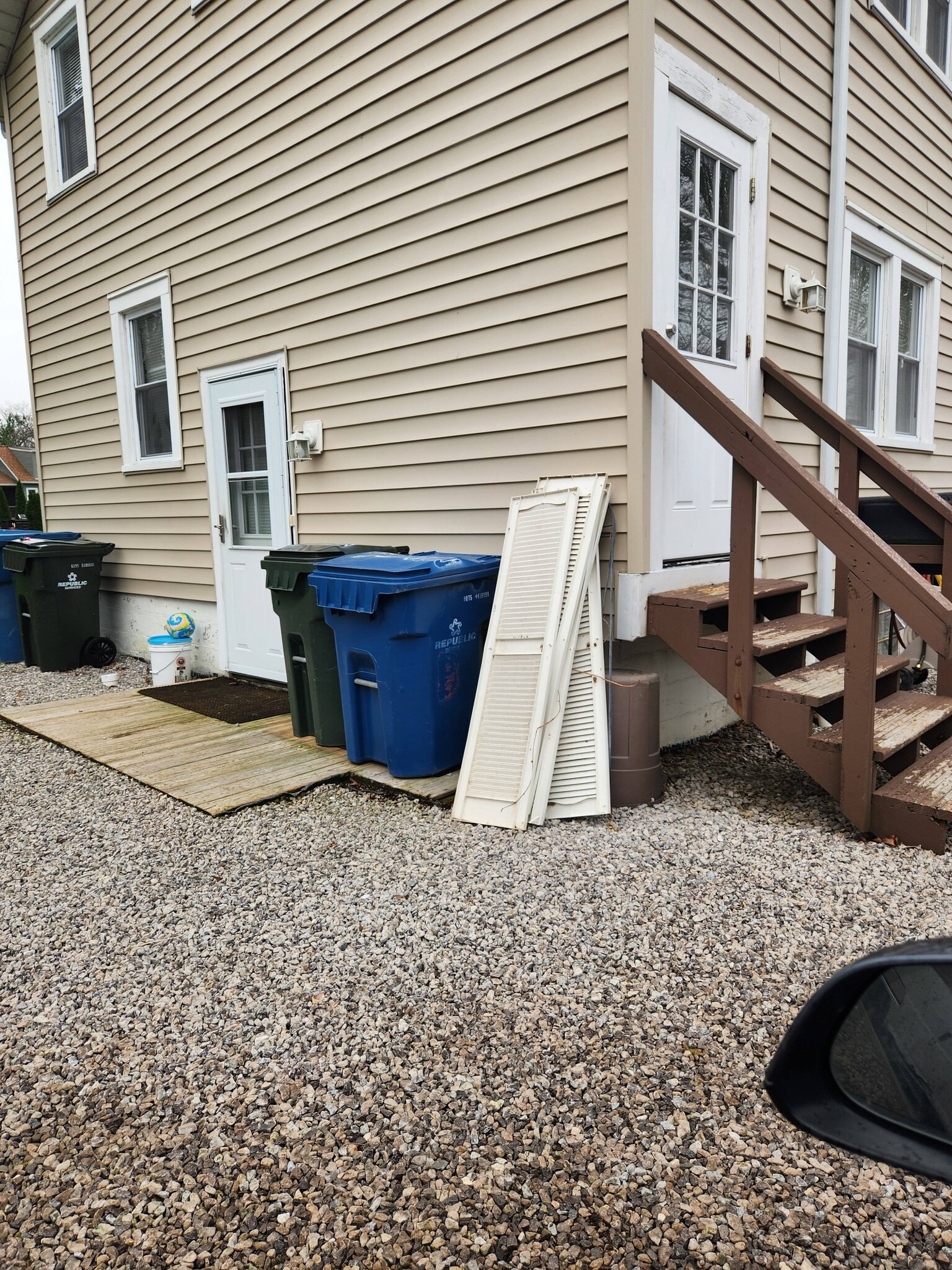 Building Photo - 23246 Alexander Rd