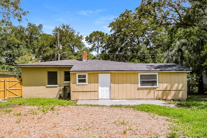 Building Photo - 2844 Myra St