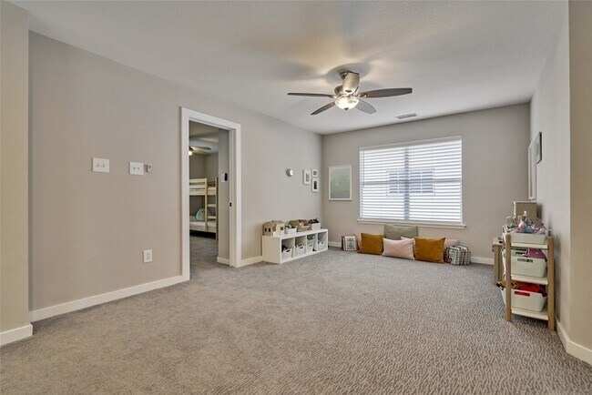 Building Photo - 38 E Gaslight Pl