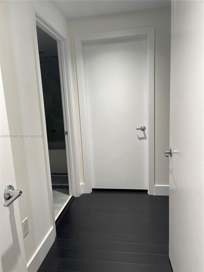 Building Photo - 1050 Brickell Ave