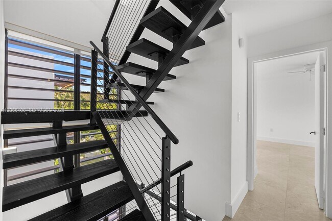 Building Photo - 225 E Enid Dr