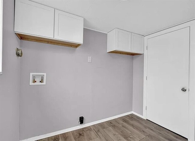 Building Photo - ELEGANT MARTIN HOME