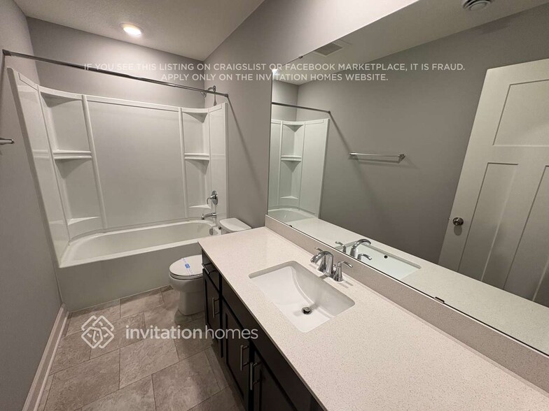 Building Photo - 6490 Inspire Cir S