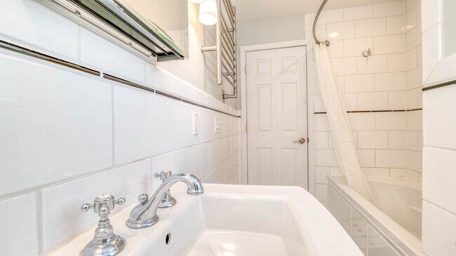 Building Photo - 8 N Nashville Ave