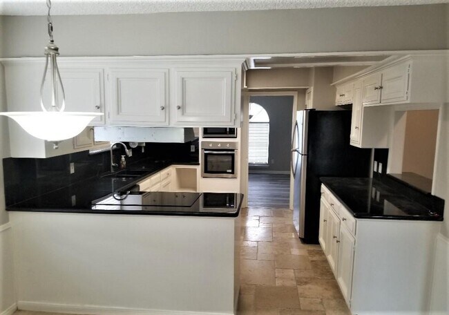 Building Photo - 17603 Butte Creek Rd