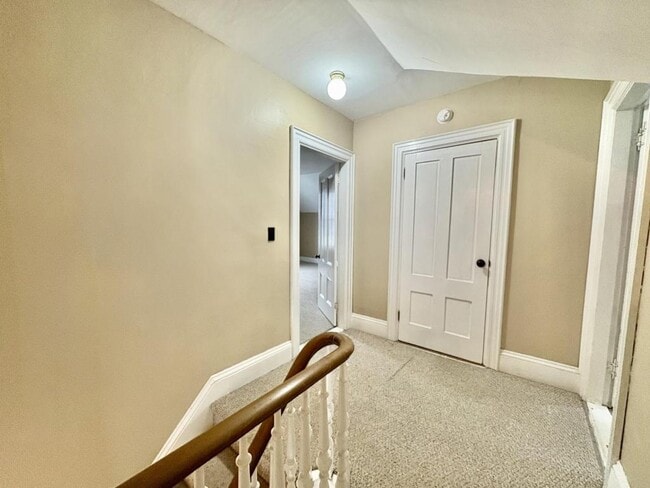 Building Photo - 14 Maple St