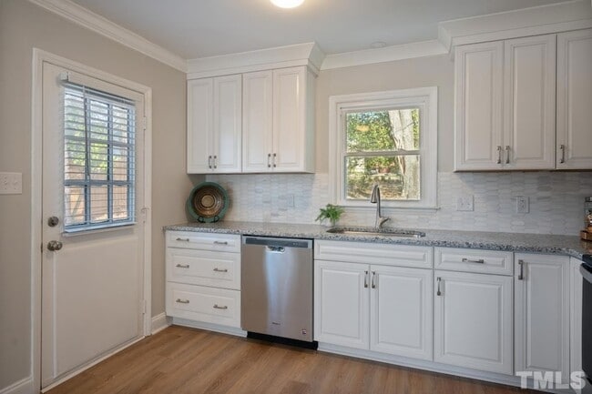 Building Photo - 312 W Park St