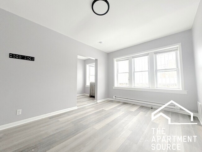 Building Photo - 6226 S Western Ave