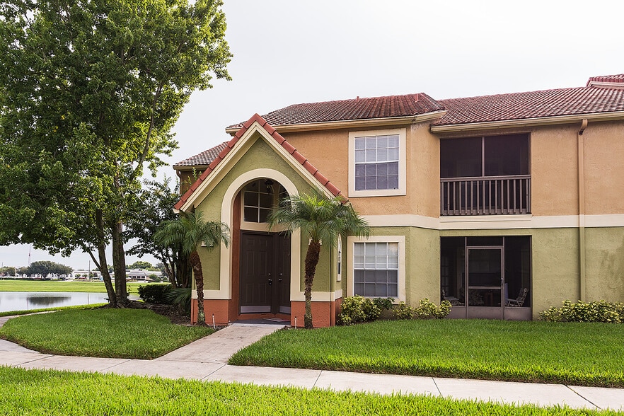 Building Photo - 421 Fountainhead Cir