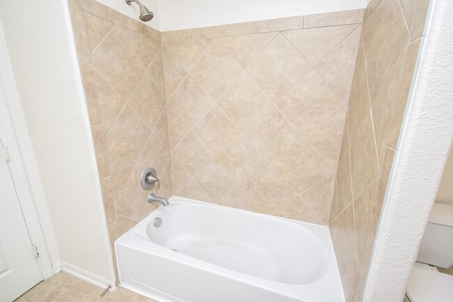 Building Photo - 6203 Ledger Ln