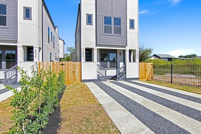 Building Photo - 4805 Paula St