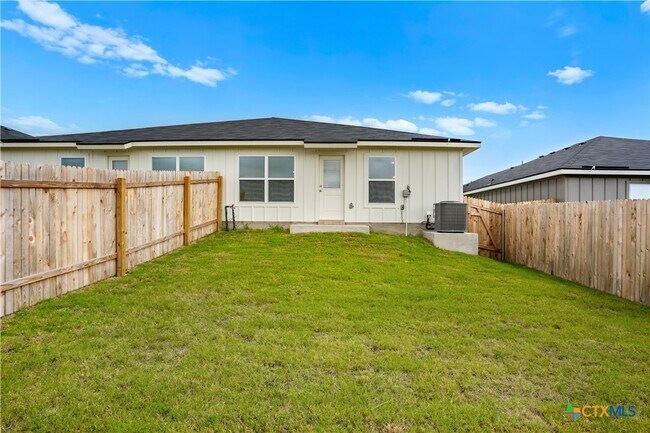 Building Photo - 1214 Concord Dr